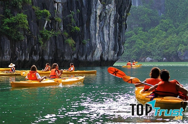 Thời điểm du lịch là một kinh nghiệm quan trọng khi tham quan vịnh Hạ Long