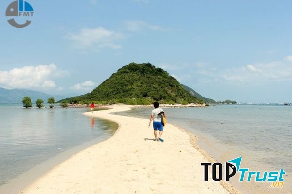 Thời điểm đẹp nhất đến Điệp Sơn là tháng 12 đến tháng 06