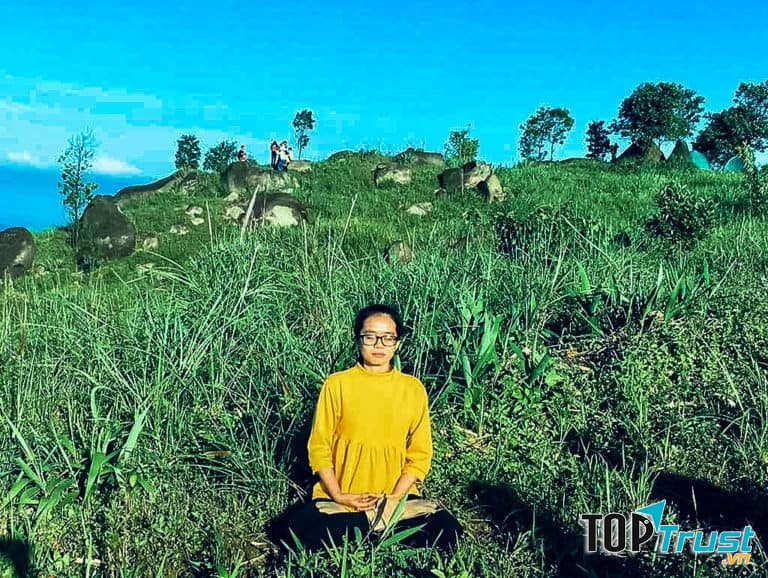 Thời tiết thích hợp để trekking núi Chứa Chan thường là vào mùa khô.