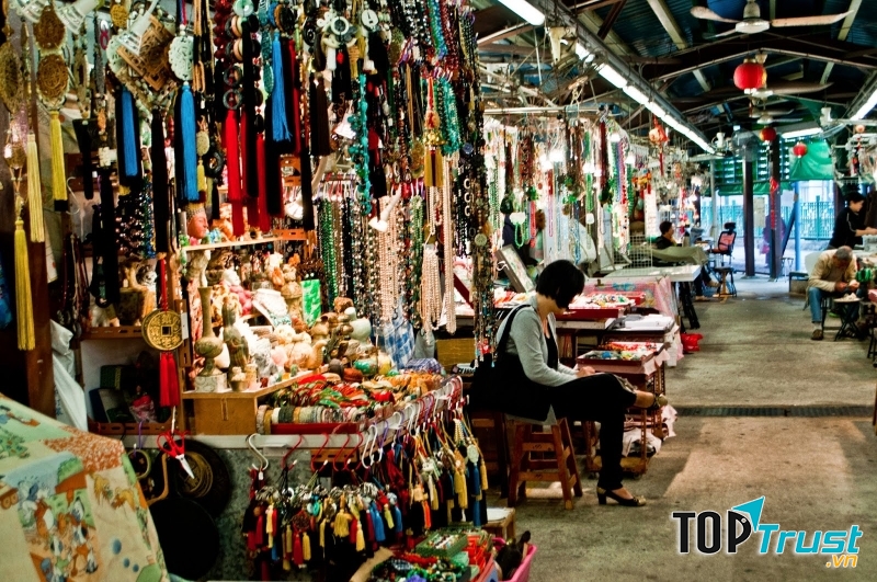 Thời gian mua hàng tốt nhất là thời điểm người ta sắp đóng cửa hoặc dọn hàng