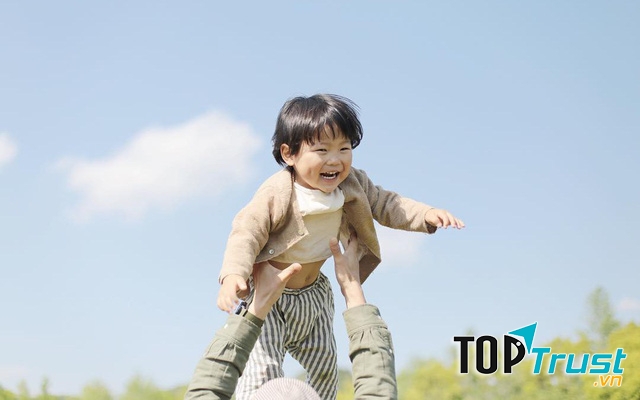 Trải nghiệm thiên nhiên giúp tăng khả năng tư duy ở trẻ. (Nguồn internet)