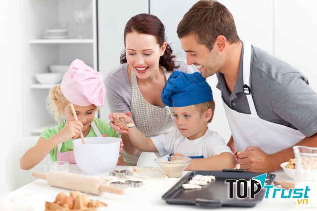Đây cũng là cách để cha mẹ gắn kết tình cảm với con cái. (Nguồn internet)