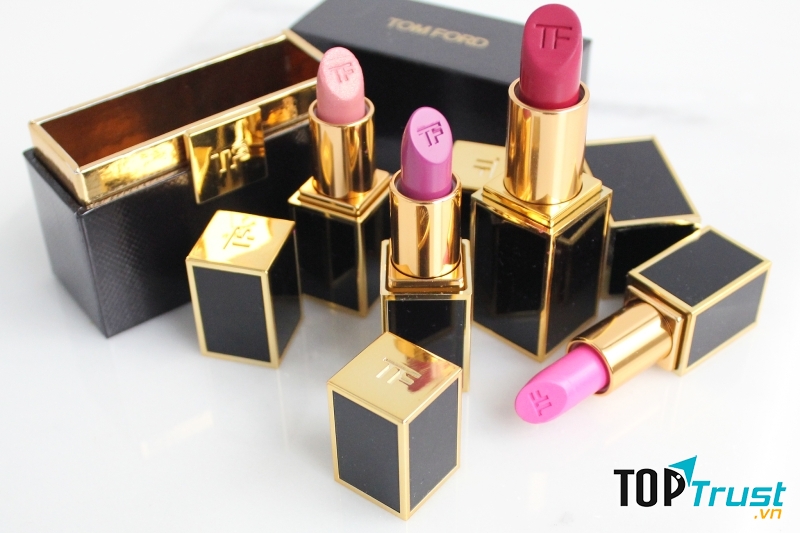 Chắc chắn bất cứ cô nàng nào cũng cần một thỏi Tom Ford cho mình.