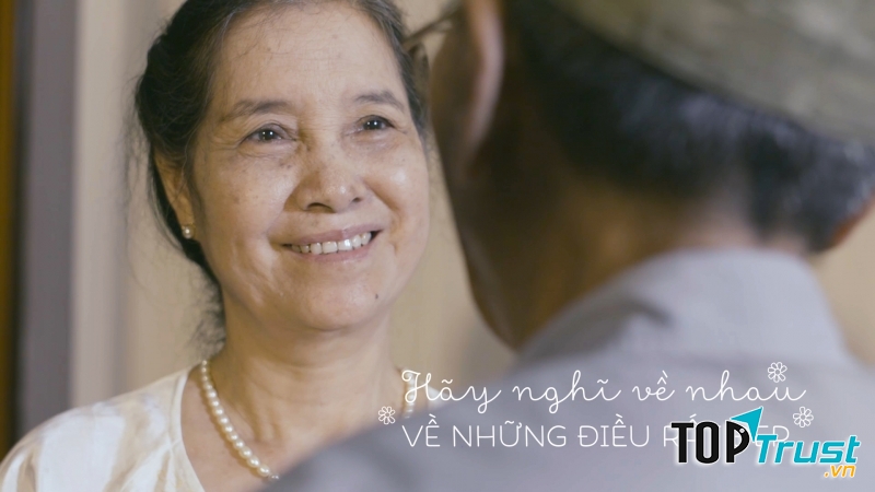Hình ảnh trong MV Thời thanh xuân sẽ qua new version
