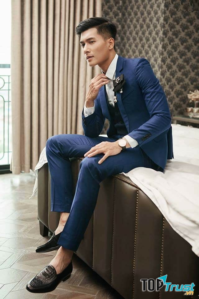 Tại đây, bạn có thể lựa chọn cho mình những sản phẩm thời trang thích hợp cho những buổi tiệc, buổi gặp gỡ khách hàng trang trọng