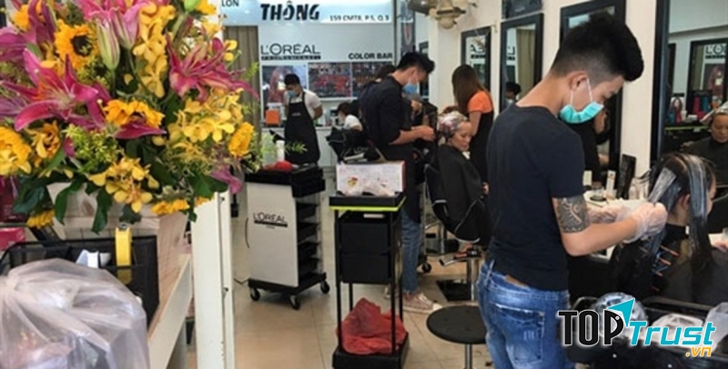 Dịch vụ cắt tóc chuyên nghiệp, giữ form lâu