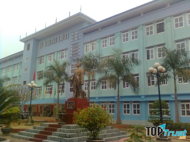 Khung cảnh trường