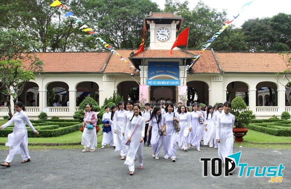 THPT Chuyên Lê Hồng Phong