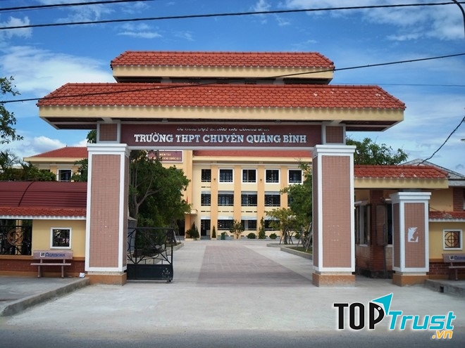 THPT Chuyên Quảng bình