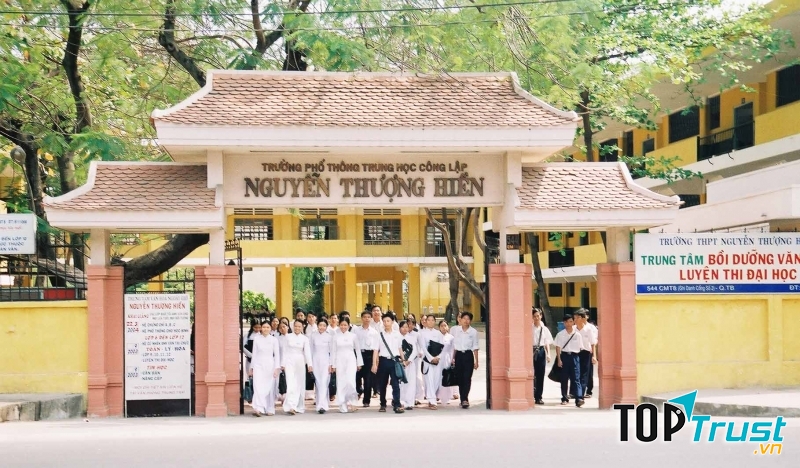 Cổng trường