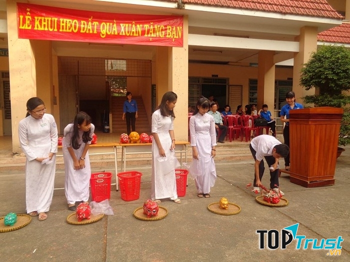 Khui heo đất xuân tặng bạn