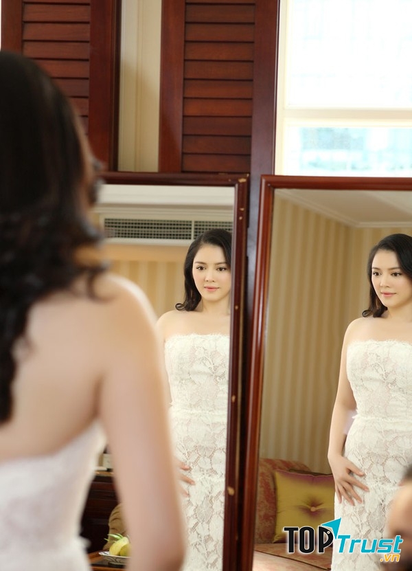 Thử đồ và ngắm nhìn kỹ trước khi quyết định