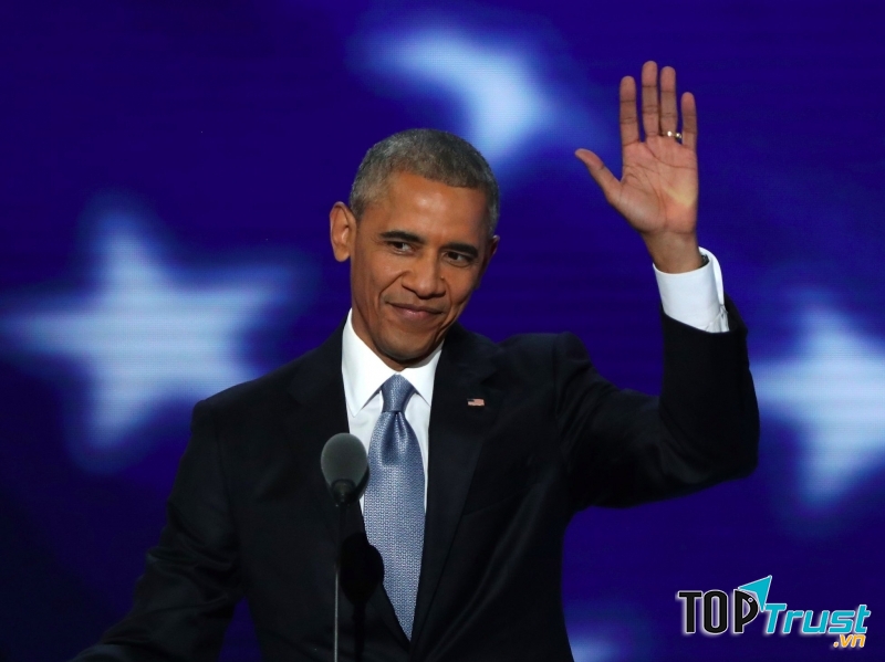 Đừng quên vẫy tay chào khán giả và nở nụ cười thân thiện trước khi bắt đầu