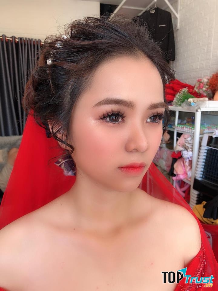 Thu Hana make up