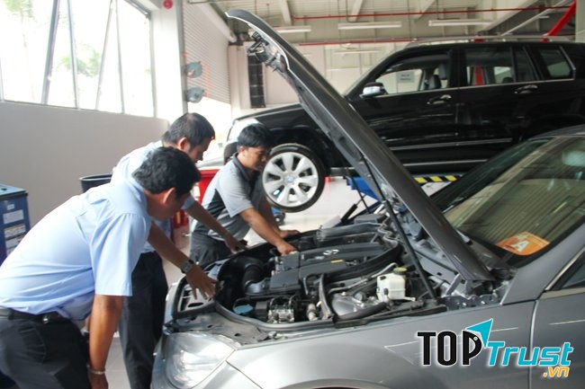 Thu mua ô tô cũ chính hãng giá cao