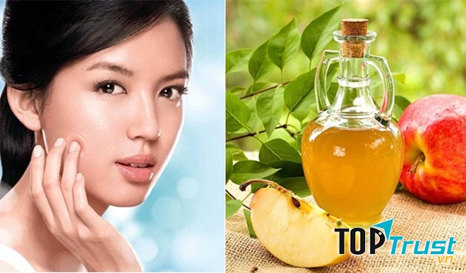 Tính acid có trong giấm táo sẽ có tác dụng giúp lỗ chân lông se lại