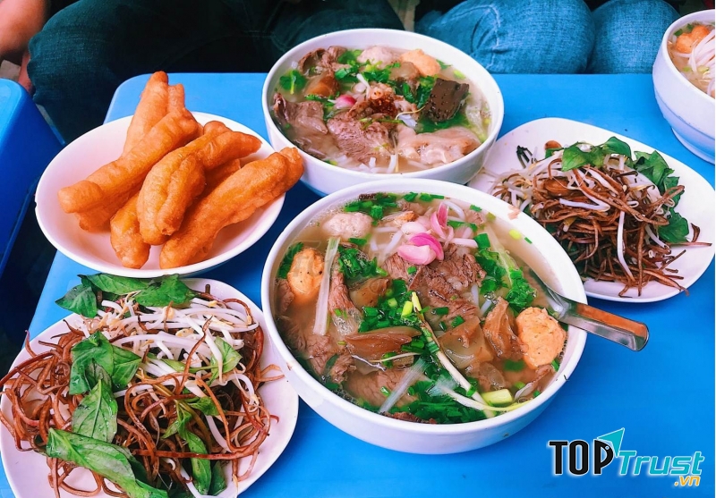 Bún bò Huế - Thu Thùy