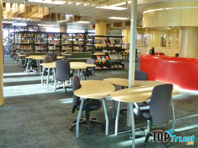 Bên trong thư viện Đại học RMIT