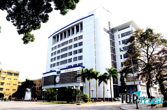 Thư viện Tạ Quang Bửu nhìn từ bên ngoài