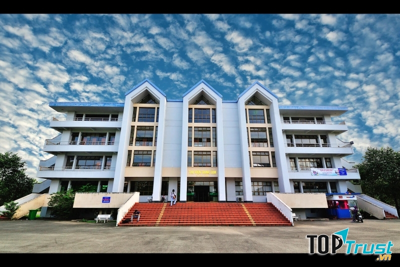 Thư viện Trung tâm - Đại học Quốc gia TP. Hồ Chí Minh