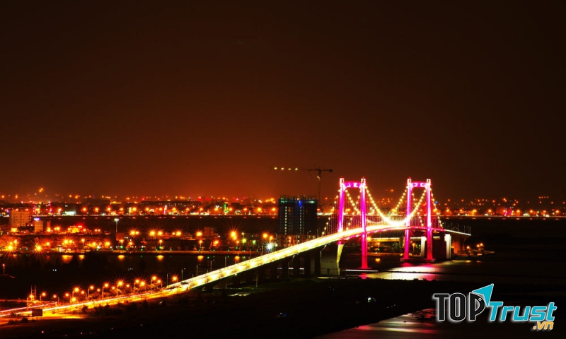 Đẹp lung linh huyền ảo khi về đêm