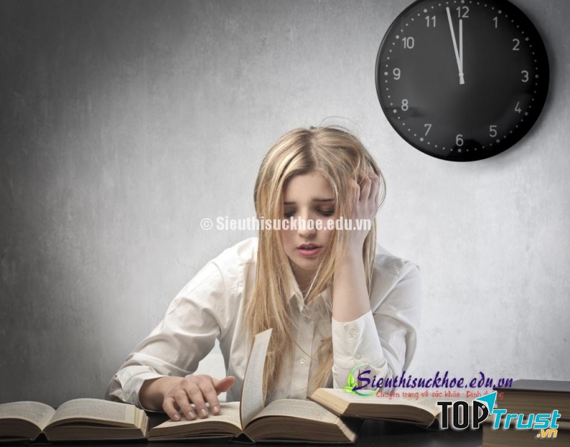 Thức khuya ôn bài không tốt chút nào.