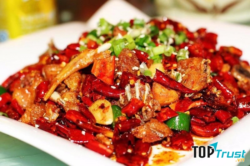 Thực phẩm cay trong ngày “đèn đỏ” có thể gây ra những cơn nóng giận, hoãn chu kỳ và kích thích sự phát ban của da và mụn trứng cá