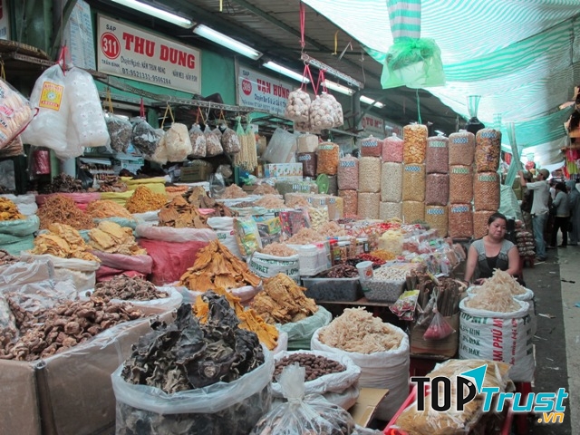 Trước Tết khoảng 15 ngày đến 1 tháng, bạn nên mua các loại đồ khô như nấm hương, miến, mộc nhĩ