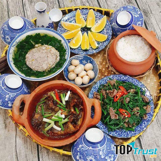 Mâm cơm có sử dụng các thực phẩm nhà Top Green.