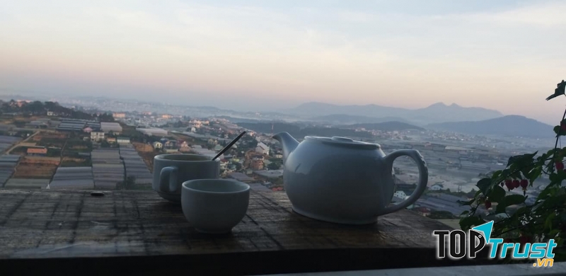 Thung Lũng Đèn Coffee