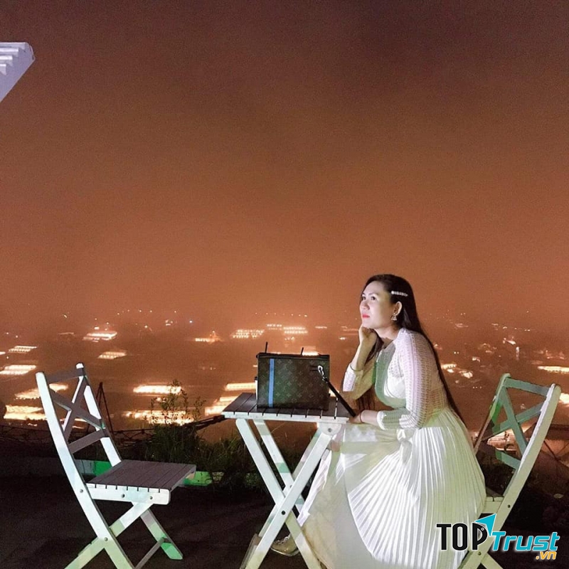 Tại Thung Lũng Đèn về đêm rất đẹp