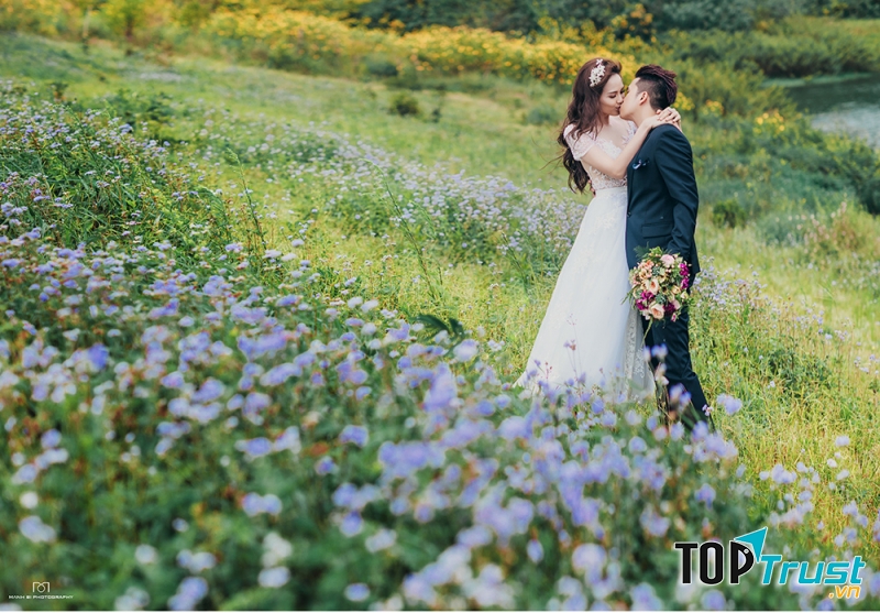 Thung Lũng Vàng là một trong những địa điểm được các bạn trẻ chọn chụp ảnh cưới cho ngày trọng đại của mình