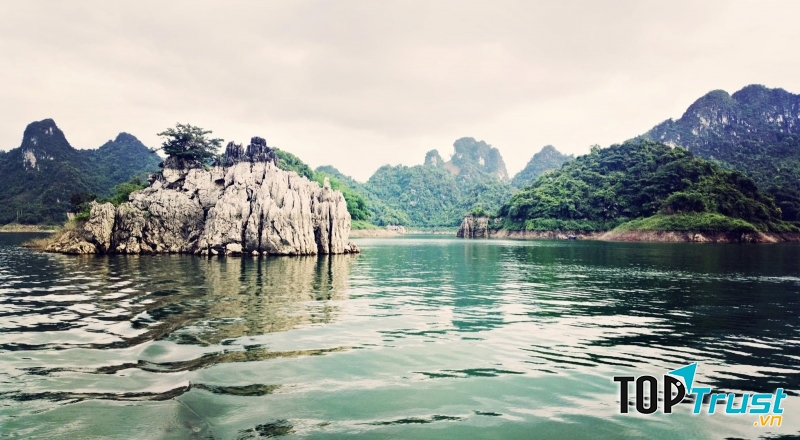 Thung Nai - sơn thủy hữu tình