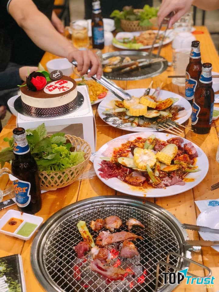 Món ăn ngon hấp dẫn tại nhà hàng