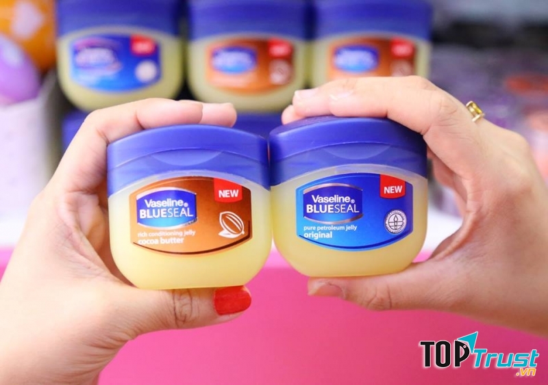 Thuốc bôi da sẽ giúp bạn làm dịu cơn đau rát.