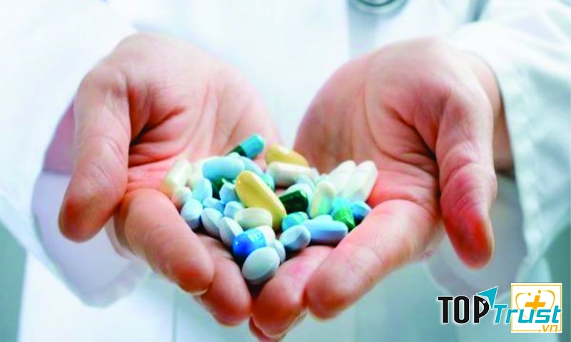 Người mắc tiêu chảy không được uống thuốc ngay sau khi ăn trứng