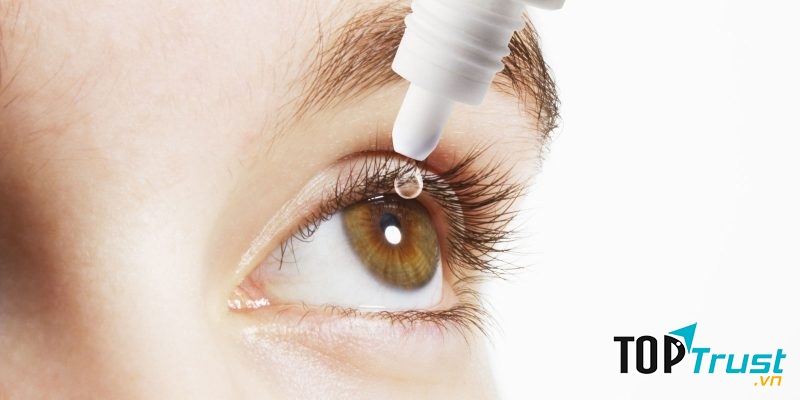 Vệ sinh mắt cẩn thận để có một đôi mắt khỏe.