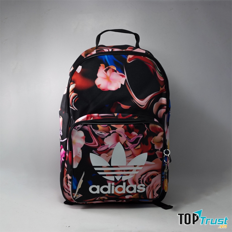 Thương hiệu Adidas