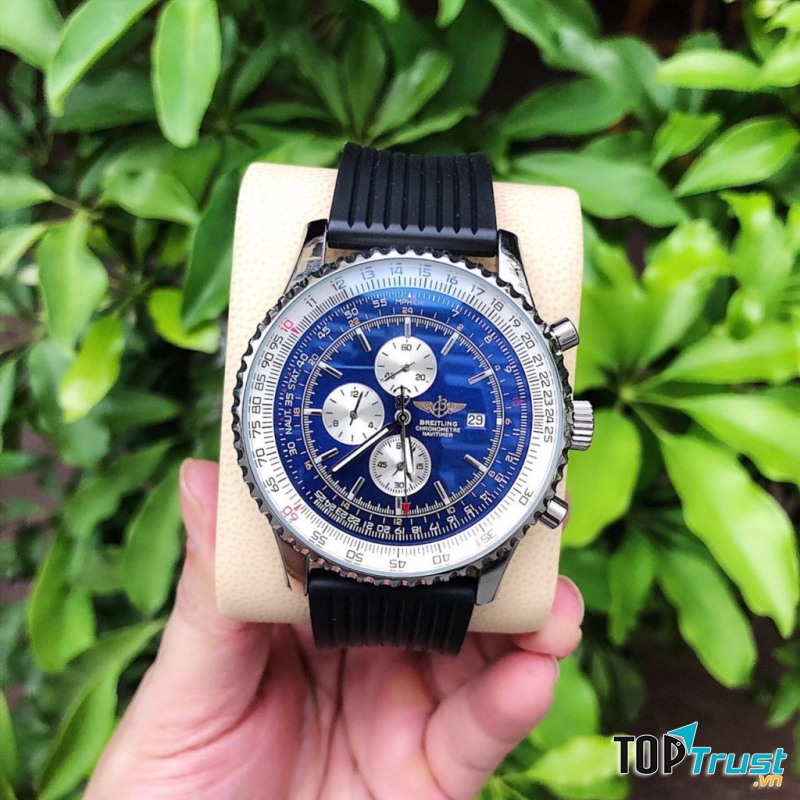 Breitling không chỉ tích hợp tính năng hữu ích. Còn mang đến thú vui trải nghiệm, muốn thử công việc của những người làm việc trên không hay trong môi trường quân đội. ﻿