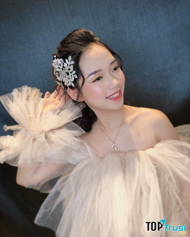 Thương Makeup Store