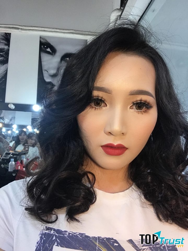 Thương Thương Make Up