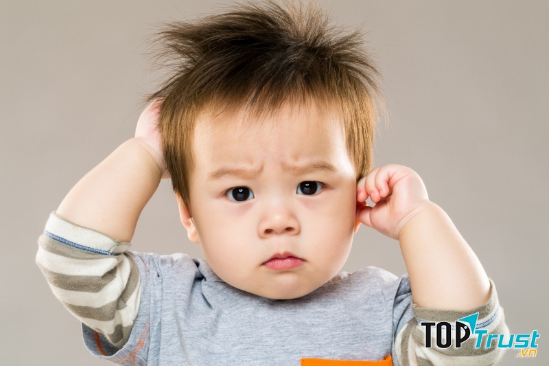 Móng tay có thể khiến da bé bị trầy xước.