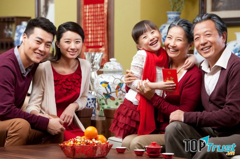 Bạn hãy cùng vợ con về thăm gia đình nội, ngoại thường xuyên nha