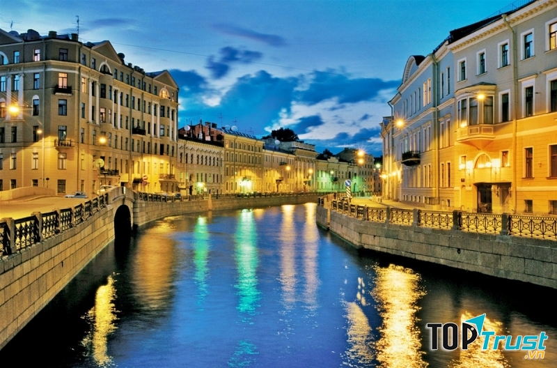 GDP/người/năm của Thụy Điển là 54.815 USD