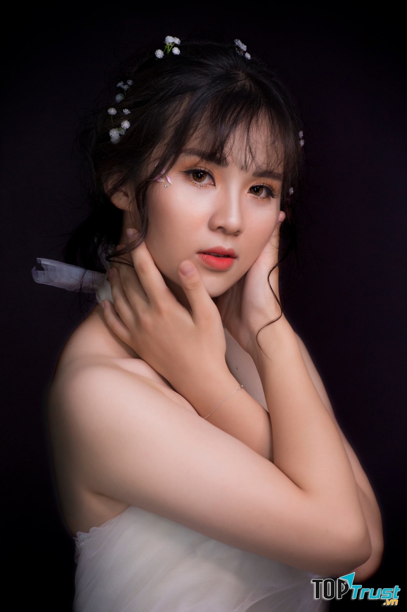 THUÝ Make Up (SHINE Studio)