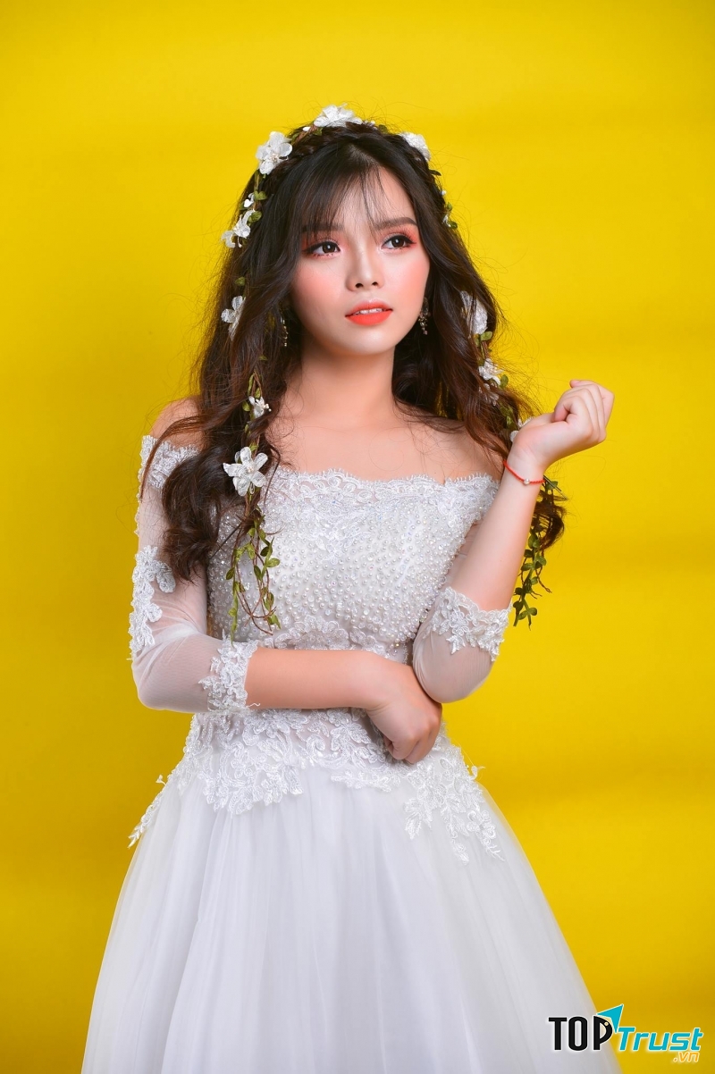 THUÝ Make Up (SHINE Studio)