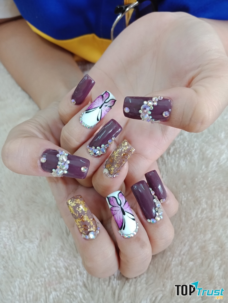 Thuỷ nail
