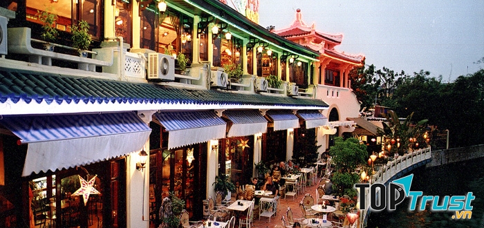 Không gian lung linh huyền ảo