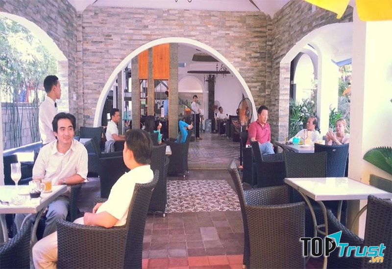 Thủy Viên quán cafe Tiền Giang