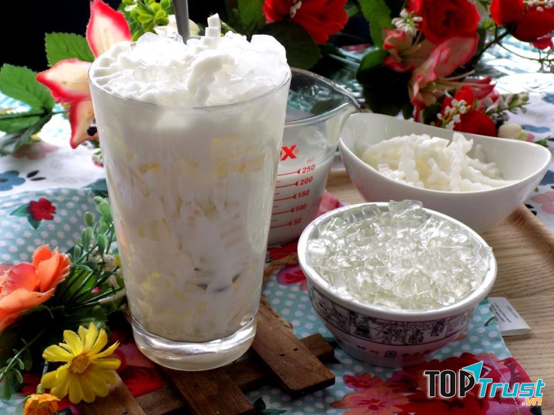 những li dừa dầm của chủ quán mang đén được nhận về nhiều phản hồi tích cực